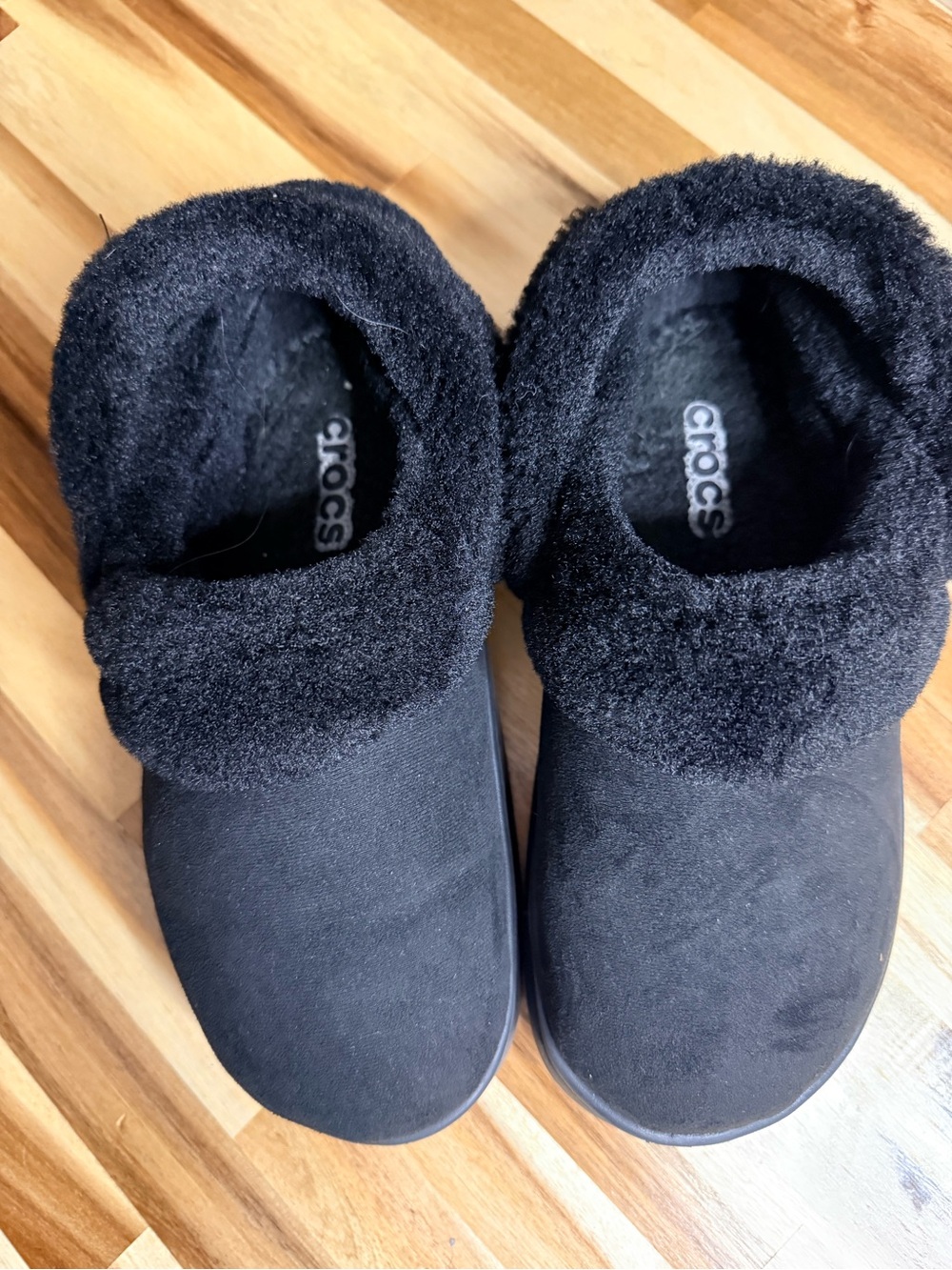 Crocs Black Faux Lined Slip-On Shoes casual fall flannel winter whimsigoth cozy